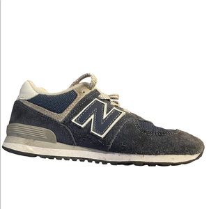 New balances boy sneakers size 2 worn